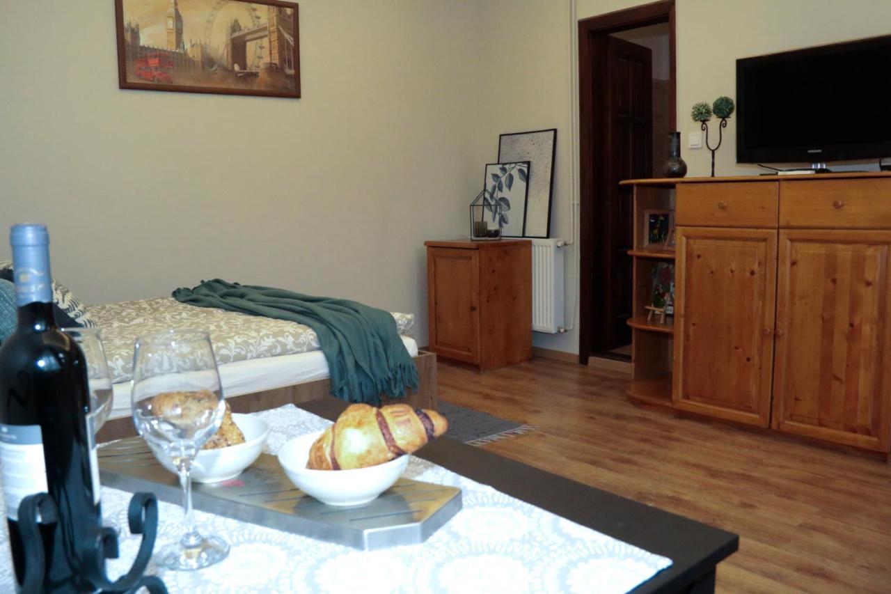 Palma Apartmanok Szallashely Szazhalombatta 6A Exterior foto
