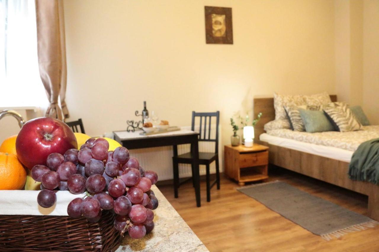 Palma Apartmanok Szallashely Szazhalombatta 6A Exterior foto